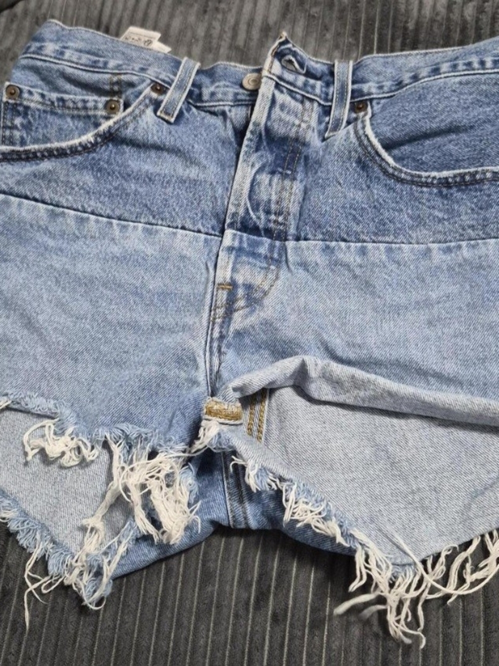 High-Rise Frayed Hem Denim Shorts - Light Blue